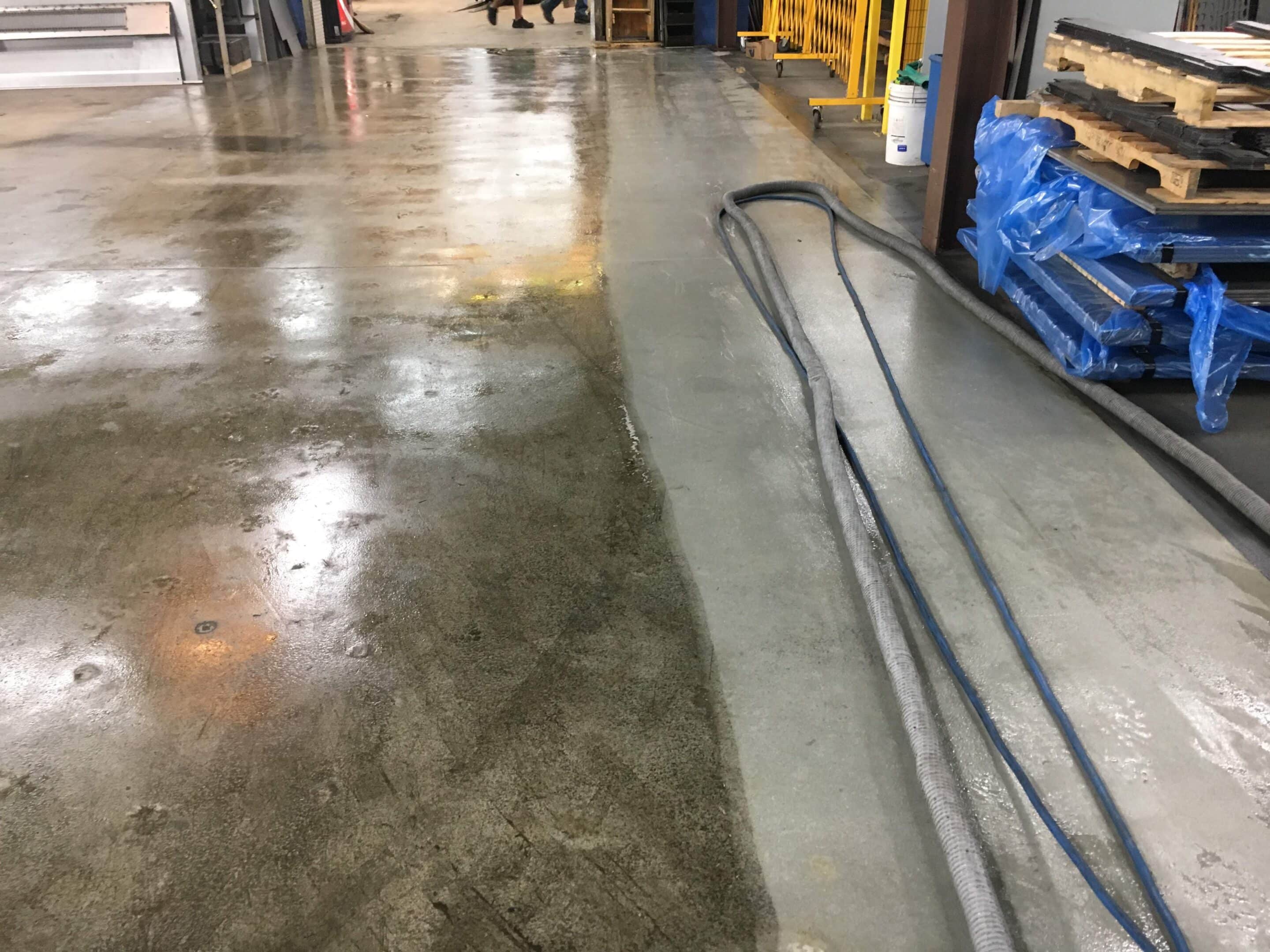Warehouse floor cleaning with reclamation